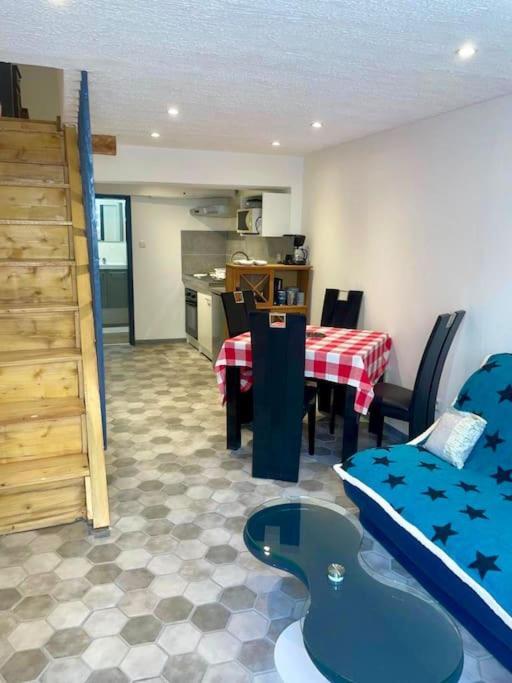 Appartement Maison Atypique Dans Circulade *